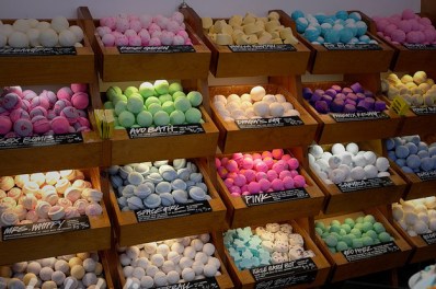 the-definitive-ranking-of-lush-bath-bombs-2-25416-1447375097-3_dblbig